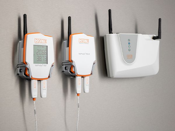 Wireless data loggers for environmental and facility monitoring systems in pharma and biotech industry